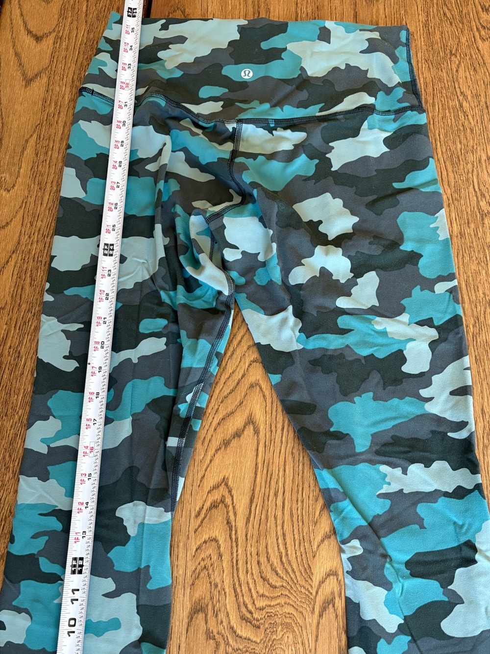 Lululemon Teal Camo High Rise Cropped Leggings Size 10